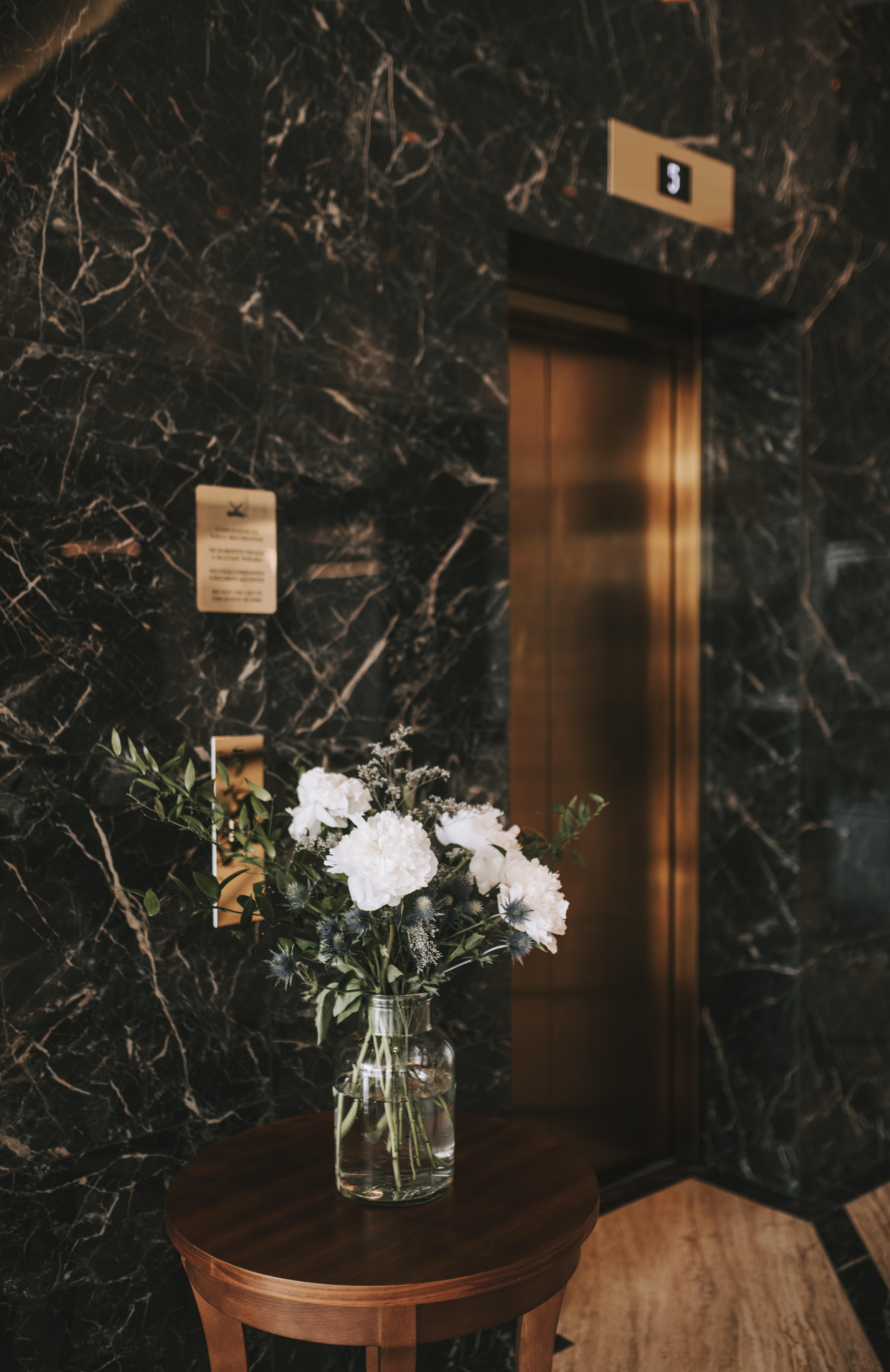 Grand Hotel Miramare Crikvenica Buitenkant foto The elevator to the 100th floor