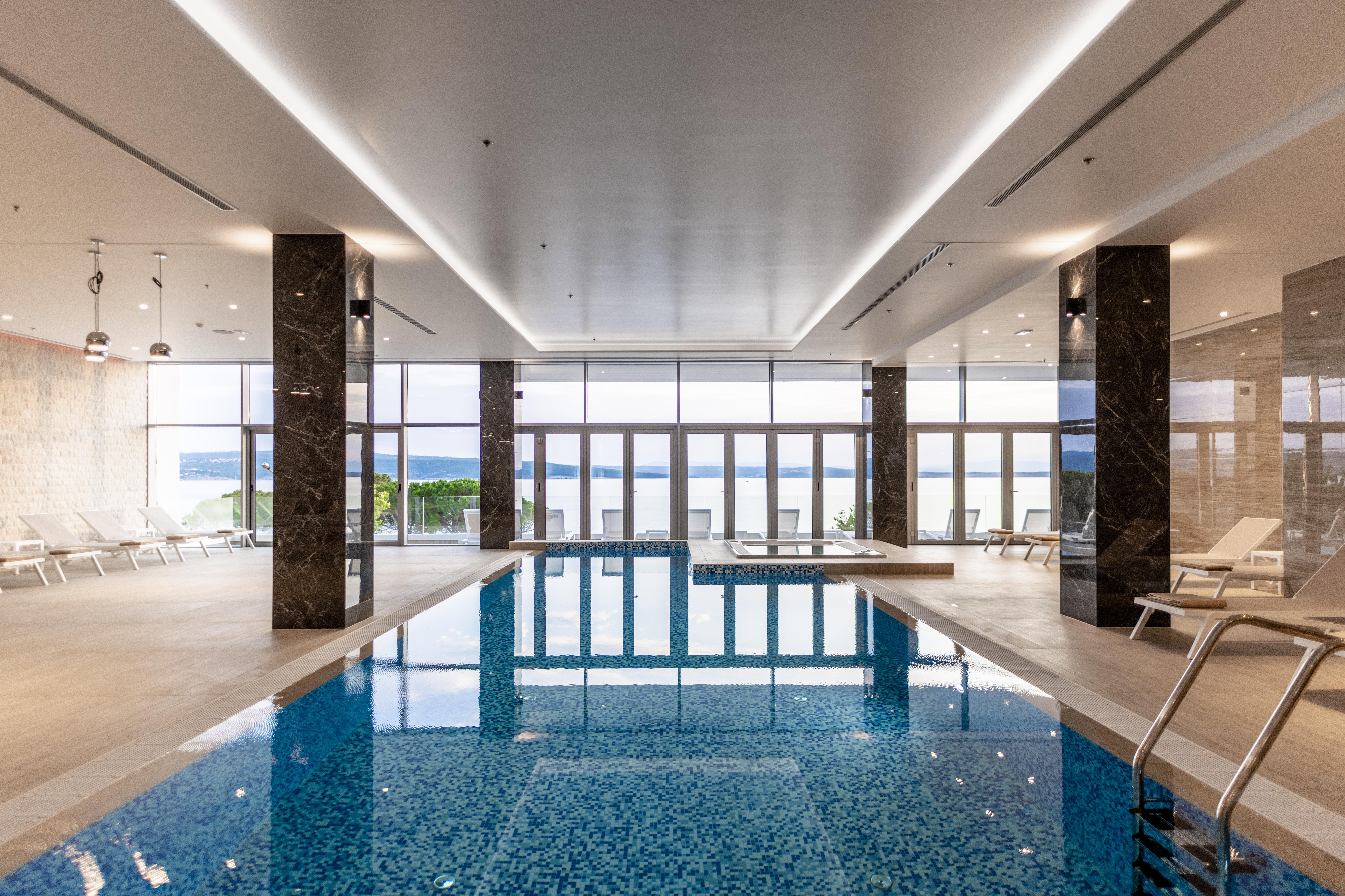 Grand Hotel Miramare Crikvenica Buitenkant foto The swimming pool at the hotel