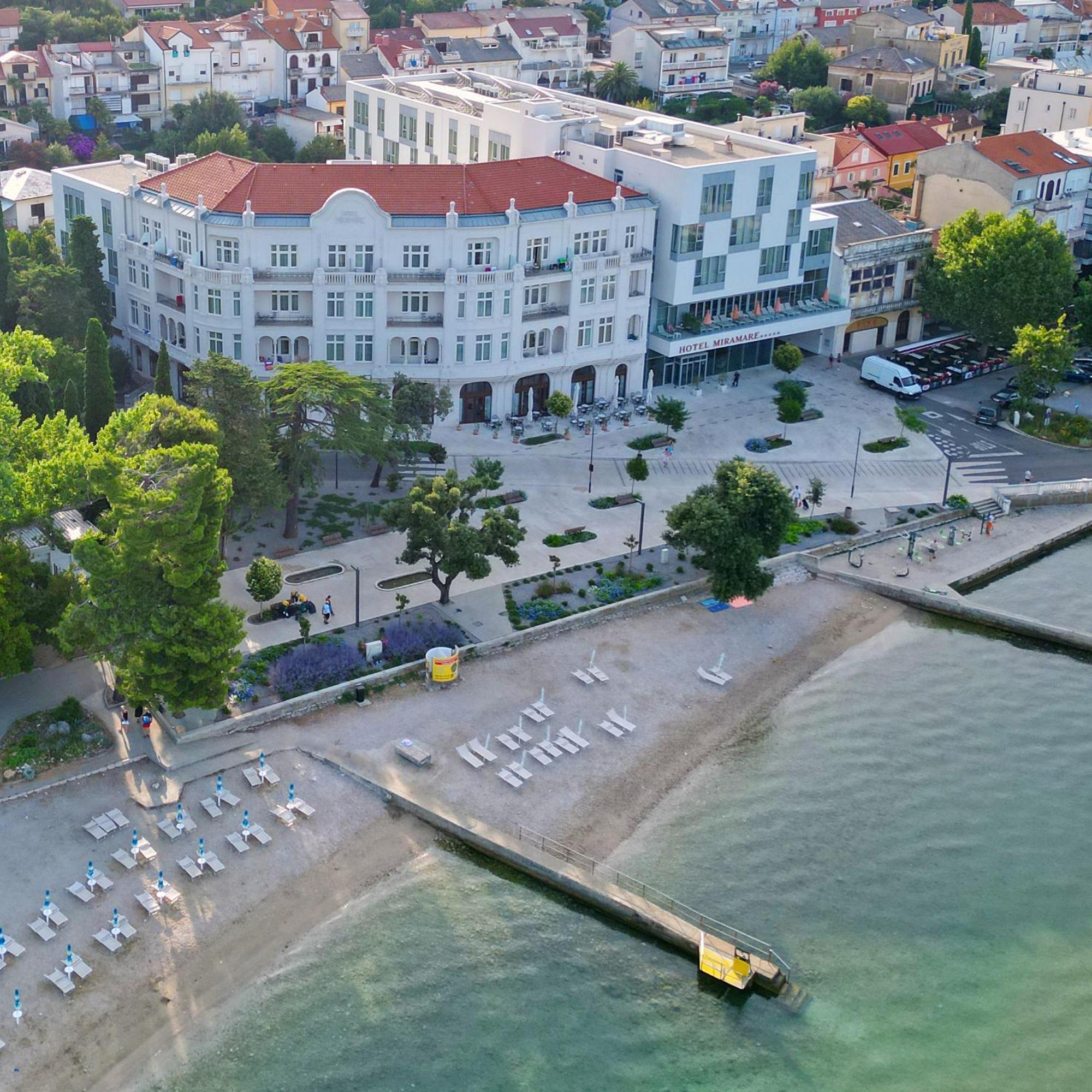 Grand Hotel Miramare Crikvenica Buitenkant foto Aerial view of the hotel